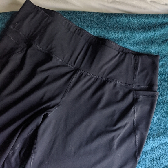 Livi Active Pants - Livi Active cropped pants